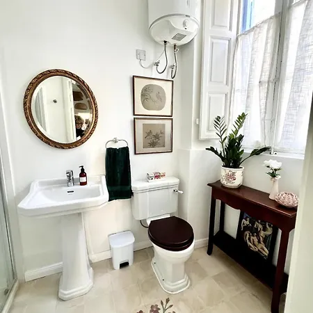 Boutique Near Valletta With Cafeteria Just Next Door - Perfect For Couples Wanting To Discover Malta - Bus Stops Just Outside (adults Only) Msida