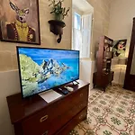 Boutique Near Valletta - Perfect Location To Discover Malta - Bus Stops Just Outside & Adjoining Cafeteria (adults Only) Apartman *