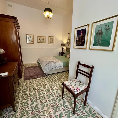 Boutique Near Valletta With Cafeteria Just Next Door - Perfect For Couples Wanting To Discover Malta - Bus Stops Just Outside (adults Only) * Мсида