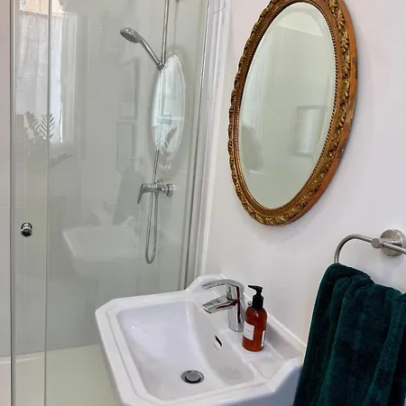 Boutique Near Valletta With Cafeteria Just Next Door - Perfect For Couples Wanting To Discover Malta - Bus Stops Just Outside (adults Only)