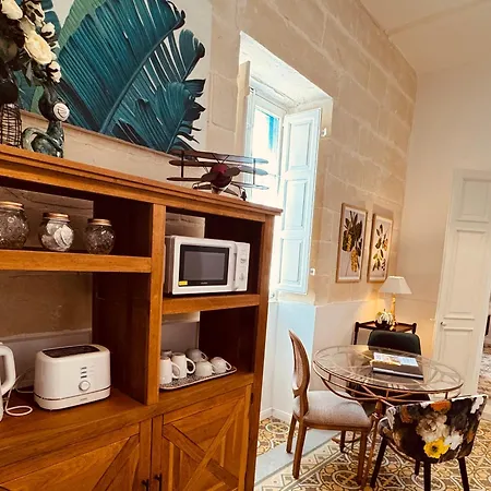 Apartment Near Valletta - Boutique Style For Adults - Historic, Gastronomical, Summer Trips *