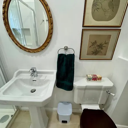 Boutique Near Valletta With Cafeteria Just Next Door - Perfect For Couples Wanting To Discover Malta - Bus Stops Just Outside (adults Only) * Мсида