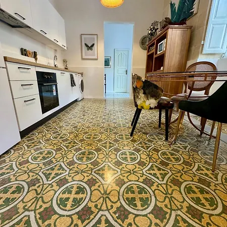 Apartment Near Valletta - Boutique Style For Adults - Historic, Gastronomical, Summer Trips Msida