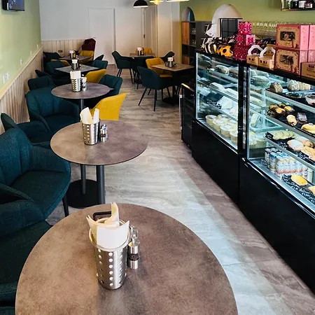 Boutique Near Valletta Centre, Bus Stops Just Outside & Cafeteria, Czesc, Witaj Na Malcie! (adults Only) *