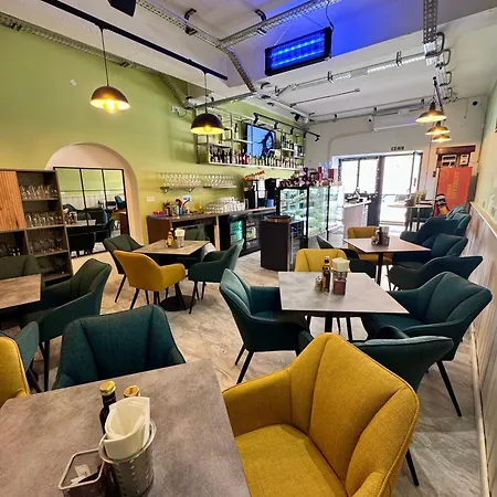 Boutique Near Valletta Centre, Bus Stops Just Outside & Cafeteria, Czesc, Witaj Na Malcie! (adults Only)