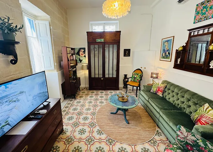 Boutique Near Valletta - Perfect Location To Discover Malta - Bus Stops Just Outside & Adjoining Cafeteria (adults Only) 姆西达