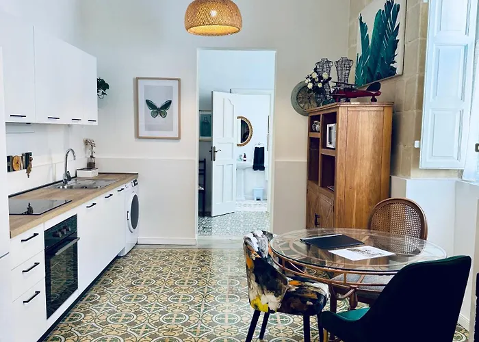 公寓 Boutique Near Valletta - Perfect Location To Discover Malta - Bus Stops Just Outside & Adjoining Cafeteria (adults Only) *