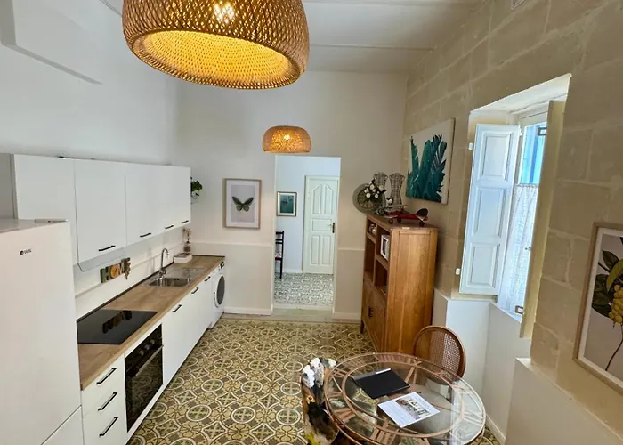 Boutique Near Valletta - Perfect Location To Discover Malta - Bus Stops Just Outside & Adjoining Cafeteria (adults Only) 公寓