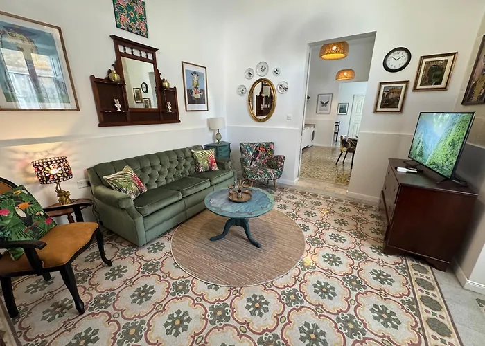 Boutique Near Valletta - Perfect Location To Discover Malta - Bus Stops Just Outside & Adjoining Cafeteria (adults Only) 公寓 姆西达