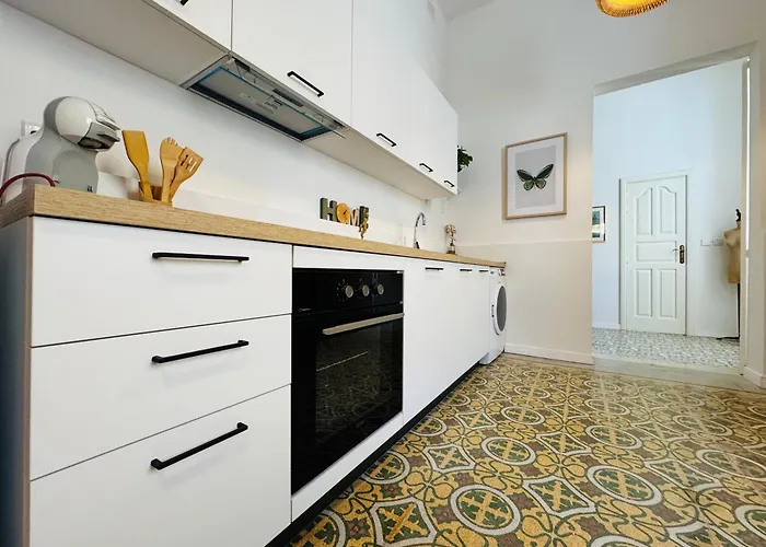 Boutique Near Valletta - Perfect Location To Discover Malta - Bus Stops Just Outside & Adjoining Cafeteria (adults Only) * 姆西达