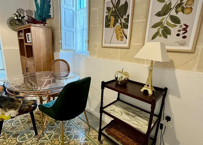 Boutique Near Valletta - Perfect Location To Discover Malta - Bus Stops Just Outside & Adjoining Cafeteria (adults Only) Msida