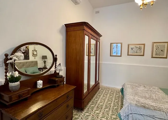 Boutique Near Valletta - Perfect Location To Discover Malta - Bus Stops Just Outside & Adjoining Cafeteria (adults Only) *