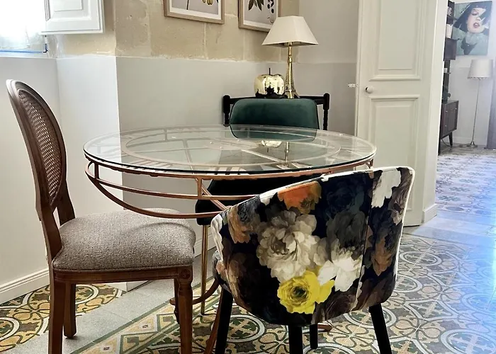 Boutique Near Valletta - Perfect Location To Discover Malta - Bus Stops Just Outside & Adjoining Cafeteria (adults Only) 姆西达