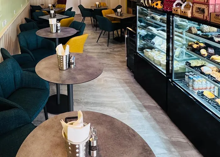 Boutique Near Valletta - Perfect Location To Discover Malta - Bus Stops Just Outside & Adjoining Cafeteria (adults Only) *